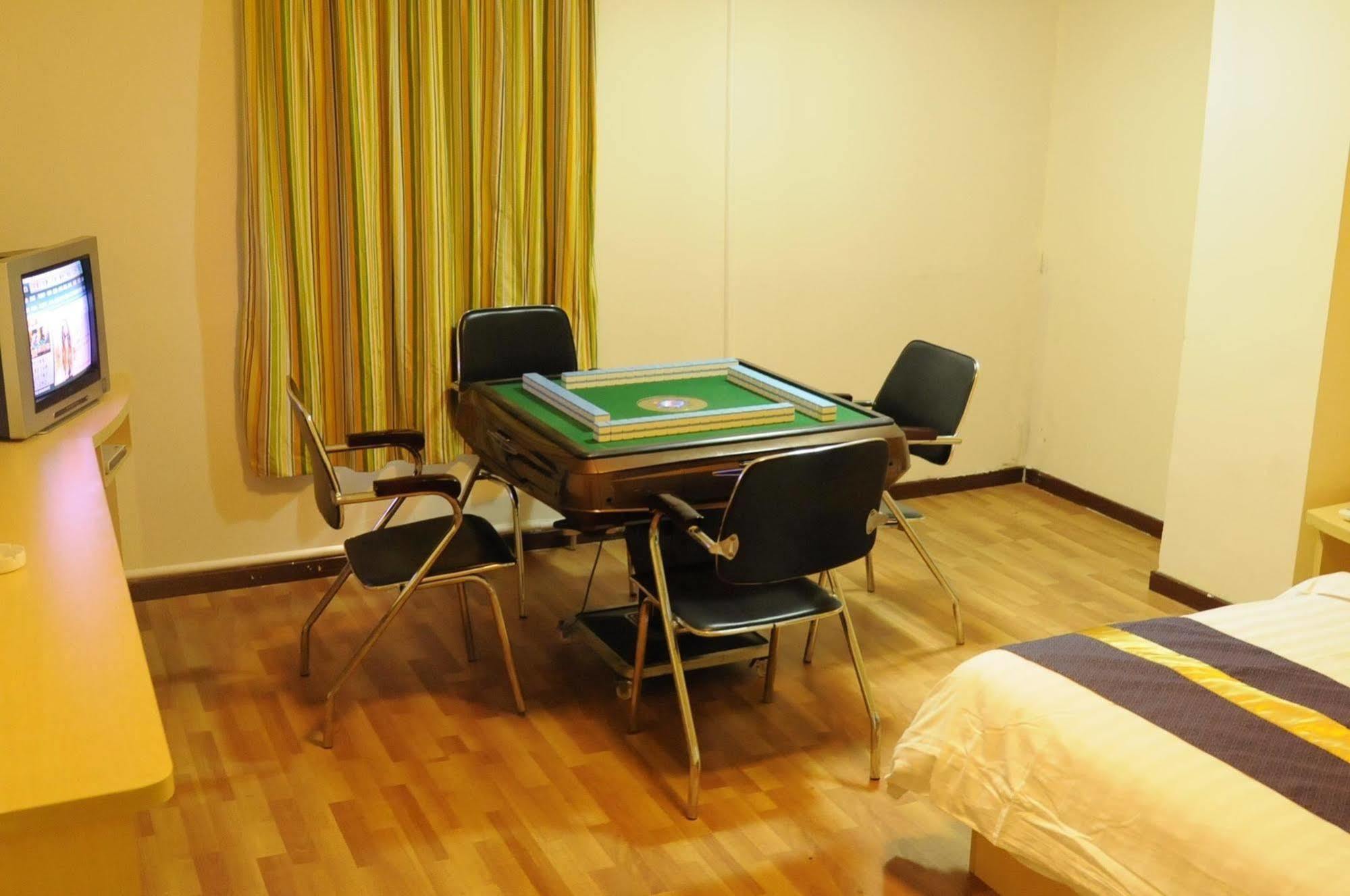 Yuanman Hotel Huizhou Yongwang Plaza מראה חיצוני תמונה